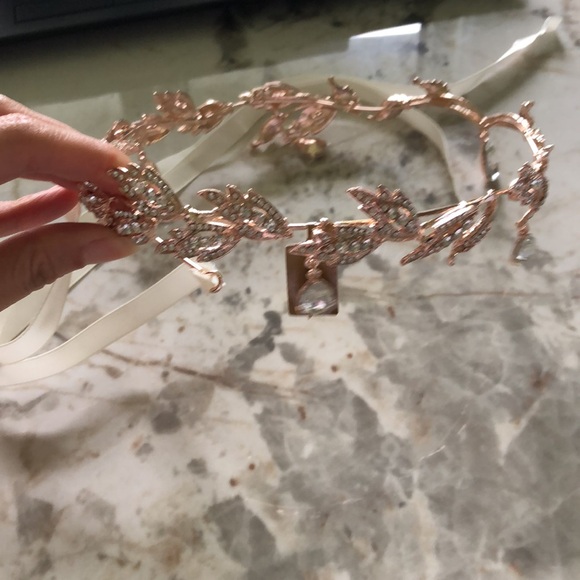 Golden crown brand new - Picture 4 of 4